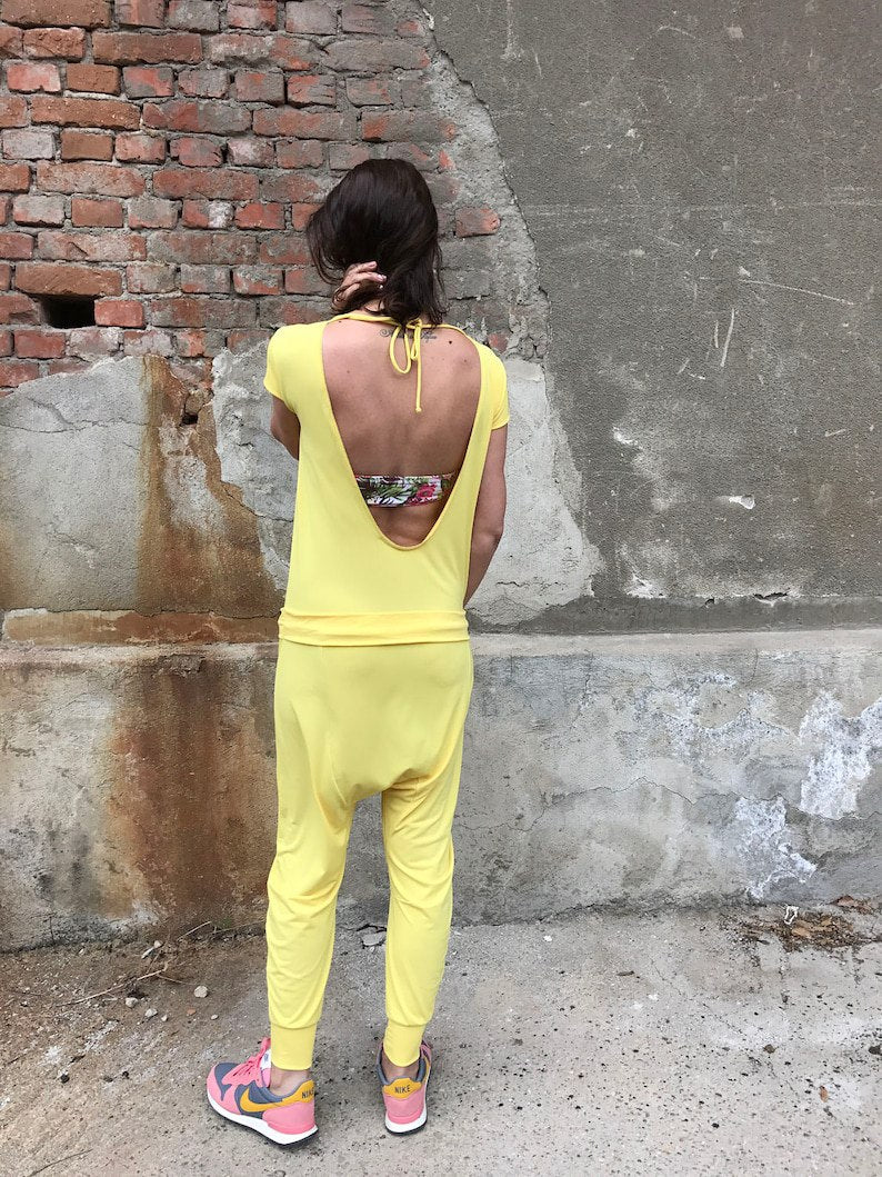 women's jumpsuit, women's jumpsuit, yellow jumpsuit, yellow overalls, backless top, yellow jumpsuit, short sleeve jumpsuit, simple jumpsuit